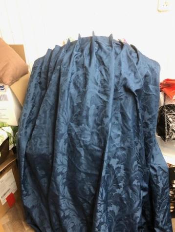 Verkocht 2 blauwe gordijnen per stuk: breed 235x150 cm  beschikbaar voor biedingen
