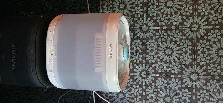 Petsclub drinkfontein, Dieren en Toebehoren, Kattenvoerbakken en Drinkbakken, Zo goed als nieuw, Ophalen of Verzenden