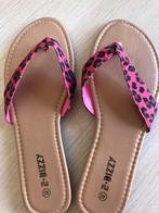 NIEUW teenslippers 2bizzy roze panter print maat 40, Slippers, Nieuw, Ophalen of Verzenden, Roze