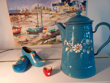 Blauwe Franse Koffiepot met Bloemmotief beschikbaar voor biedingen