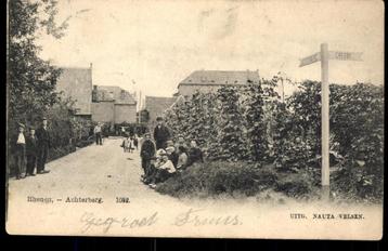Achterberg bij Rhenen (Ut.), Dorpsgezicht met volk, gel.1905 beschikbaar voor biedingen