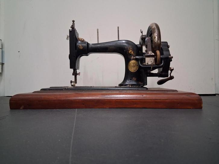 Antieke Kaiser Naaimachine - Prachtig Gedecoreerd!, Antiek en Kunst, Antiek | Naaimachines, Ophalen