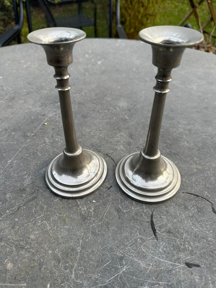 Twee vintage prachtige tinnen kandelaars, Antiek en Kunst, Antiek | Kandelaars, Overige materialen, Ophalen of Verzenden