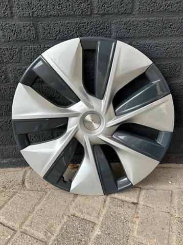 4 Tesla Y 19" Wieldoppen - Origineel Tesla beschikbaar voor biedingen