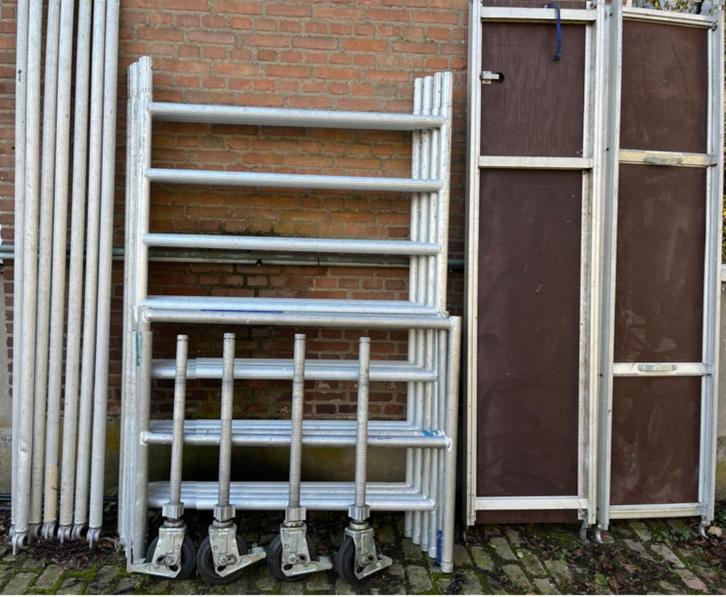 Steiger Solide W/H 640 cm en 250 cm lang in nette staat, Doe-het-zelf en Verbouw, Steigers, Gebruikt, Rolsteiger of Kamersteiger