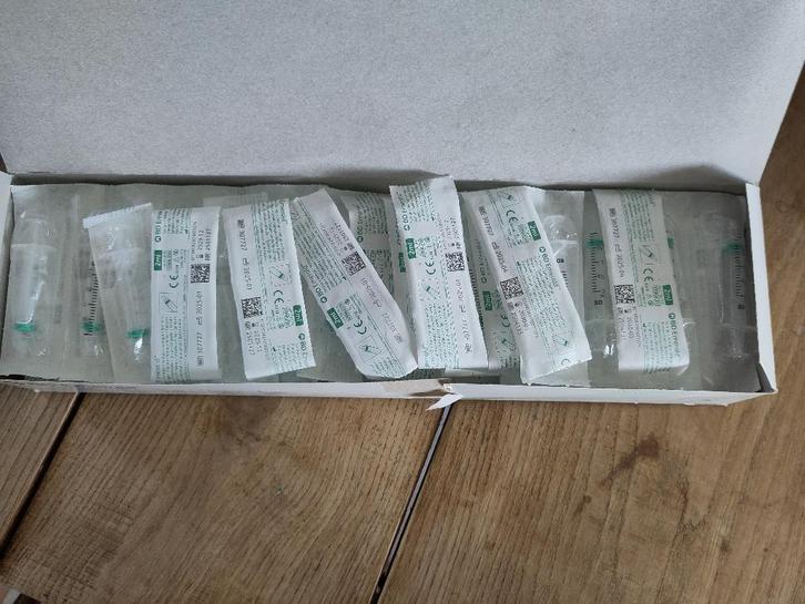 95x BD Emerald 2ml spuit - injectiespuit, Diversen, Verpleegmiddelen, Nieuw, Ophalen of Verzenden