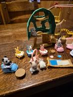 Sylvanian family konijntjes familie speeltuin met 3 baby's, Kinderen en Baby's, Speelgoed | Poppenhuizen, Ophalen of Verzenden