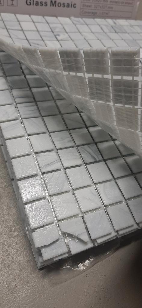Mozaïektegel Glas ‐ Wit Gemarmerd ‐ 1m² | Glas Mozaïekmatjes, Doe-het-zelf en Verbouw, Tegels, Zo goed als nieuw, Overige typen
