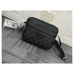 Louis Vuitton Outdoor Messenger Bag Nieuw, Ophalen of Verzenden, Nieuw, Zwart, Leer