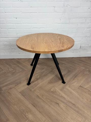 Hay Pyramid 51 bijzettafel beschikbaar voor biedingen