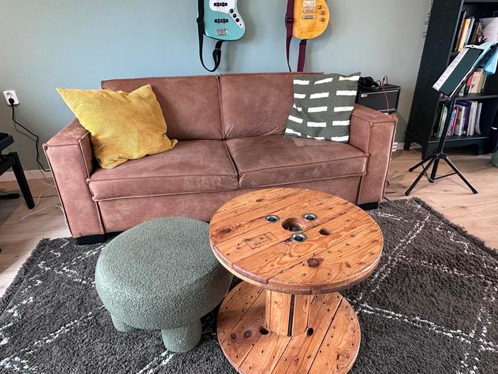 Leren 2,5-zits cognac bank - zo goed als nieuw!, Huis en Inrichting, Banken | Bankstellen, Zo goed als nieuw, Rechte bank, Tweepersoons