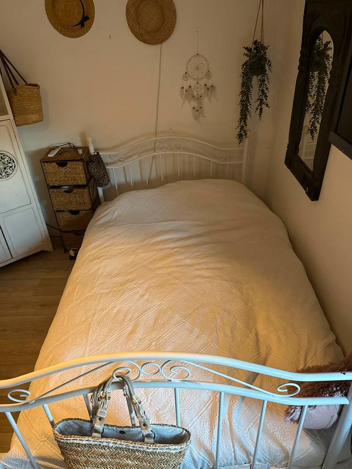 Wit metalen bedframe - twijfelaar 1.20, Huis en Inrichting, Slaapkamer | Bedden, Zo goed als nieuw, Twijfelaar, 120 cm, 200 cm