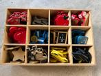 Houten kist met 12 soorten magneetjes thema school 129 stuks, Ophalen of Verzenden, Nieuw