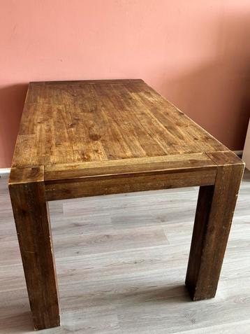 Houten tafel, die langer kan worden beschikbaar voor biedingen