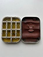 Antieke Wheatley Vliegvis Box - Vintage Aluminium, Watersport en Boten, Hengelsport | Vliegvissen, Ophalen of Verzenden, Gebruikt