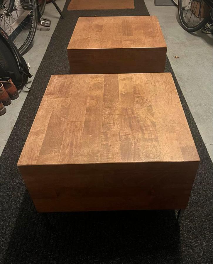 2 Massief Houten Bijzettafels 50x50cm, Huis en Inrichting, Tafels | Salontafels, Zo goed als nieuw, 50 tot 75 cm, 50 tot 100 cm