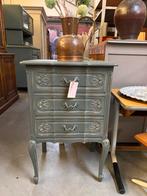 Brocante ladekast, Huis en Inrichting, Kasten | Ladekasten, Ophalen, Studio Larilo, Zo goed als nieuw, 3 of 4 laden