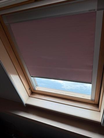 6 maanden ouden dakraam rol gordijn. beschikbaar voor biedingen