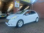 Peugeot 208 1.4 VTi Griffe, Navigatie, Cruise Control, Airco, Auto's, Voorwielaandrijving, Euro 5, Zwart, Wit