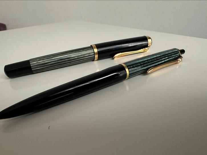 PELIKAN 400NN VULPEN + 355 BALPEN, Verzamelen, Pennenverzamelingen, Zo goed als nieuw, Vulpen, Mont Blanc, Ophalen of Verzenden