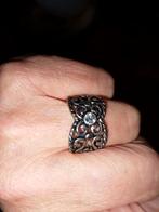 Mooie zilverkleurige ring met strass staan, ca 18/18,5 mm, 18 tot 19, Ophalen of Verzenden, Zo goed als nieuw, Dame