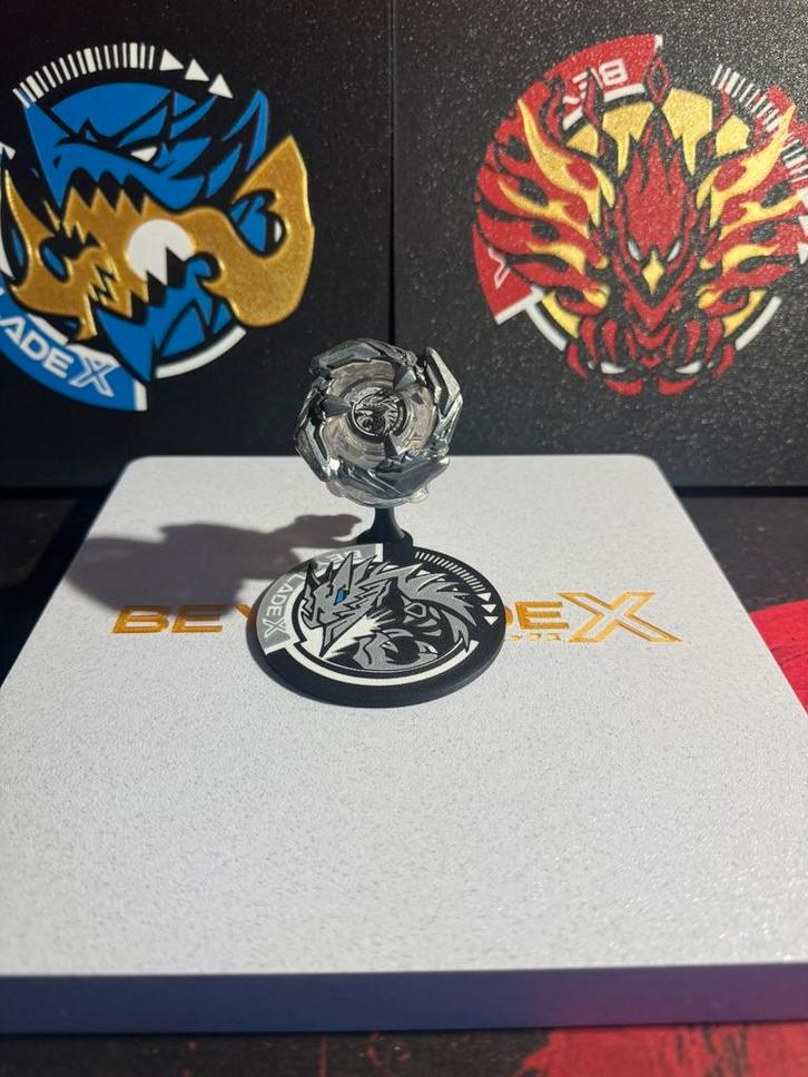 Beyblade x Display stand (Cobalt Drake Clear), Verzamelen, Speelgoed, Nieuw, Ophalen of Verzenden