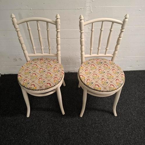 Brocante Landelijke Rustieke stoel stoelen stoeltjes, Huis en Inrichting, Stoelen, Gebruikt, Twee, Hout, Stof, Overige kleuren