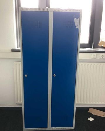 Gebruikte metalen lockerkast 2-deurs blauw/grijs 1808050 cm beschikbaar voor biedingen