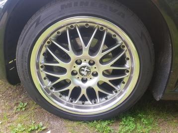 Alfa Romeo 17 inch velgen met banden beschikbaar voor biedingen