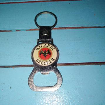 Bacardi sleutelhanger met flesopener beschikbaar voor biedingen