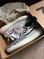 Adidas Yeezy Boost 350 V2 White Black Red – EU 38 – DS, Kleding | Heren, Schoenen, Wit, Nieuw, Ophalen of Verzenden, Sneakers of Gympen
