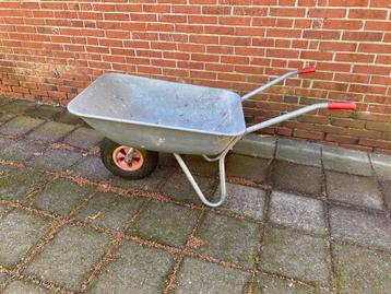 Kruiwagen beschikbaar voor biedingen