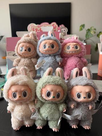 Labubu exciting macaron set compleet 6 stuks🧸 beschikbaar voor biedingen