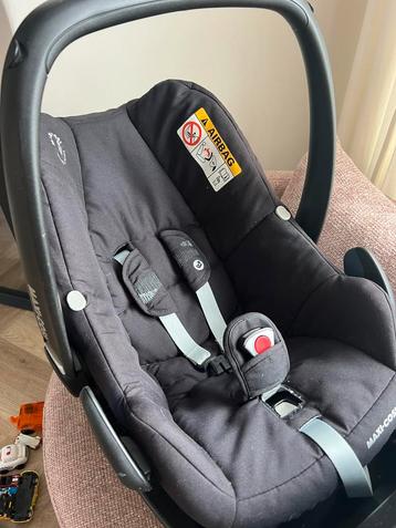 Maxicosi cabriofix met isofix familyfix 2 beschikbaar voor biedingen