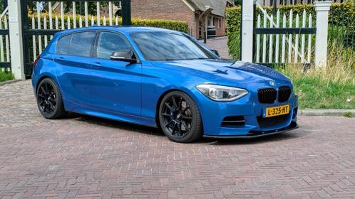 Snelle en complete BMW M135i (400pk, M-pakket), Auto's, BMW, Particulier, 1-Serie, Achteruitrijcamera, Adaptieve lichten, Bluetooth
