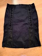 Gothic rok met kant en staalelementen Dead Threads, mt.42, Kleding | Dames, Rokken, Verzenden, Zwart, Maat 42/44 (L), Zo goed als nieuw