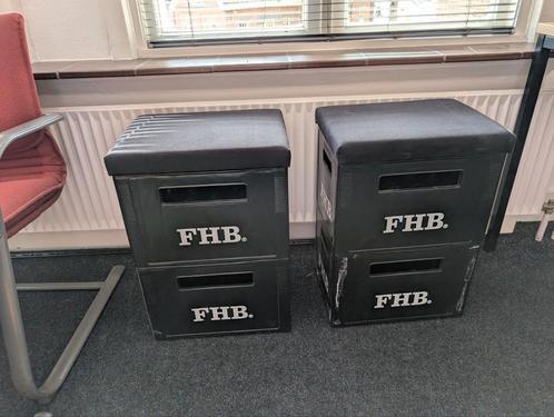 Bierkratten met poef zitting - 2 stuks, Huis en Inrichting, Krukjes, Gebruikt, Kunststof, Ophalen of Verzenden