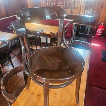8 Thonet stoelen beschikbaar voor biedingen