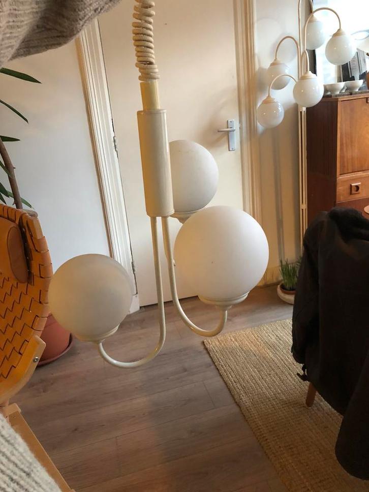 Midcentury lamp met glazen bollen, Huis en Inrichting, Lampen | Hanglampen, Gebruikt, Minder dan 50 cm, Metaal, Ophalen