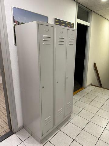 Metalen Lockers - Kledingkast (zonder sleutels/2dicht) beschikbaar voor biedingen