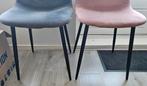 Suède eettafel stoelen 4x., Ophalen, Zo goed als nieuw, Grijs, Twee