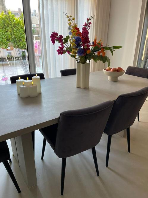 Stijlvolle microcement eettafel, Huis en Inrichting, Tafels | Eettafels, Zo goed als nieuw, 50 tot 100 cm, 200 cm of meer, Vijf personen of meer