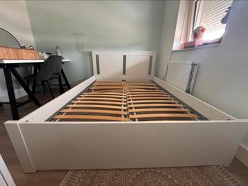 Ikea Hemnes bedframe 140x200 cm