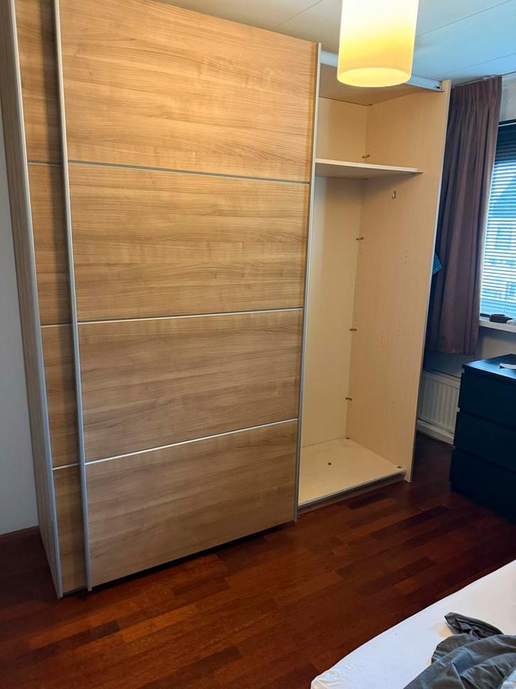 Ruime Kledingkast met Schuifdeuren, Huis en Inrichting, Kasten | Kledingkasten, Gebruikt, 200 cm of meer, 200 cm of meer, 50 tot 75 cm