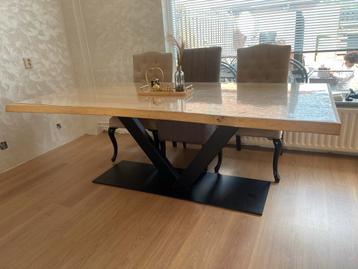 Houten Eettafel 220x100cm beschikbaar voor biedingen