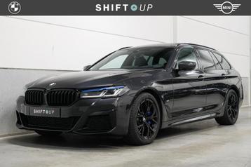 BMW 5-serie Touring 540i xDrive M-Sport | Panoramadak | Head beschikbaar voor biedingen