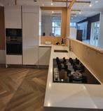 Hele fraaie hoogglans gelakte jonge keuken met blad van comp, Huis en Inrichting, Keuken | Complete keukens, Wit, Hoekkeuken, Ophalen of Verzenden