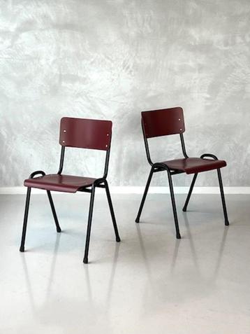 Retro stoelen nieuw kerkstoelen bordeauxrood prijs p/stuk beschikbaar voor biedingen