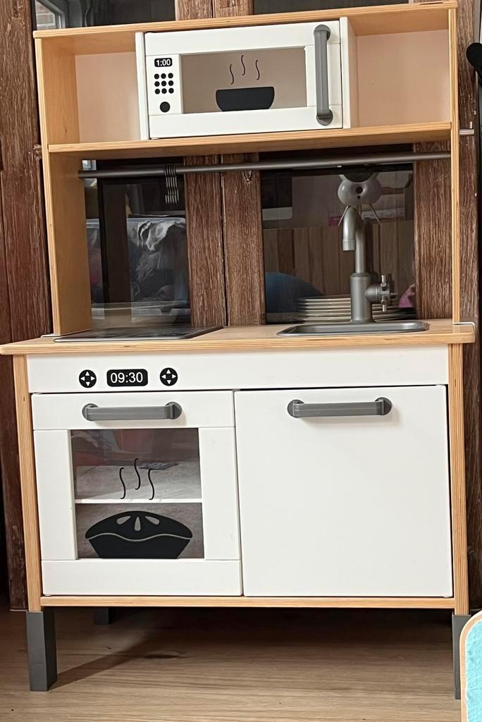 Houtenspeelkeukentje Duktig Ikea, Kinderen en Baby's, Speelgoed | Speelkeukens, Zo goed als nieuw, Ophalen of Verzenden