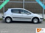 Peugeot 307 1.6-16V Gentry NAP/AIRCO/NWE APK/CRUISE CONTROLE, Auto's, Voorwielaandrijving, Gebruikt, 4 cilinders, 610 kg